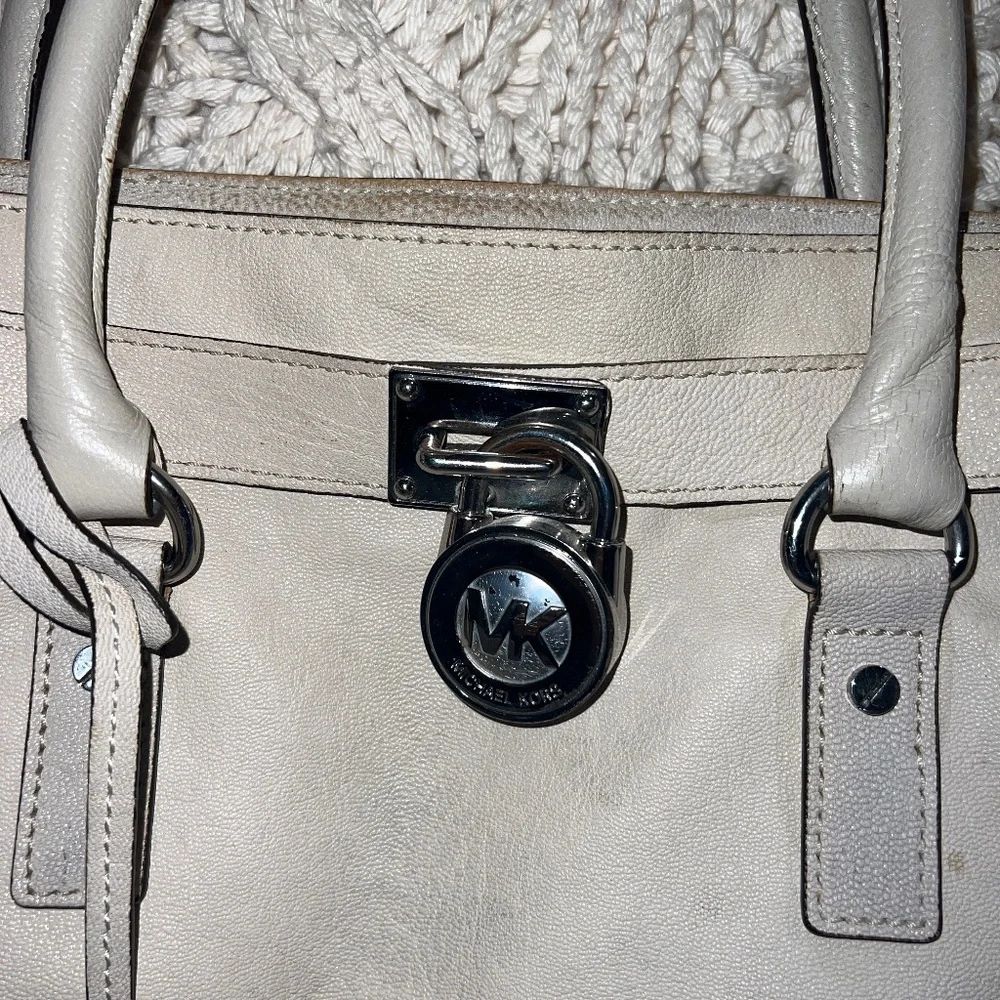Michael Kors Cream Handbag with Handles & Shoulder Strap - Picture 7 of 11